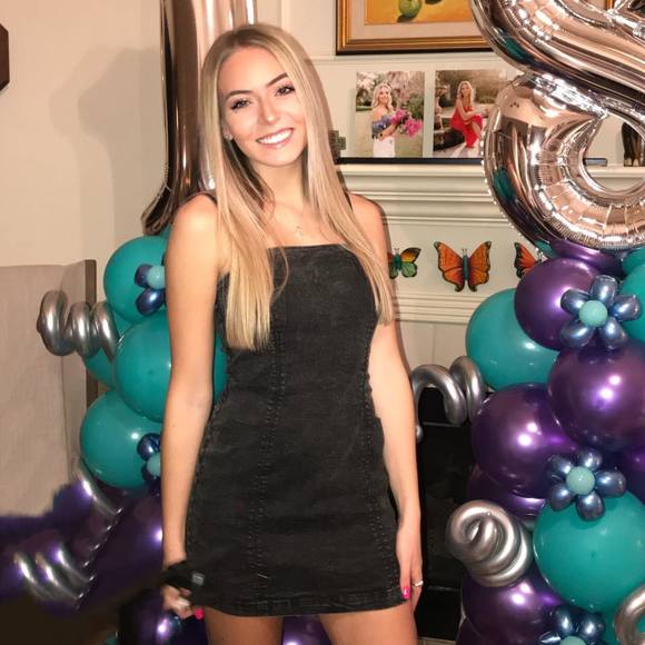 Meet the Posher Other - Meet your Posher, Gabriela